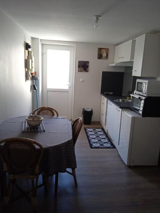 Maison Pour 2 A 4 Personnes Brassac-les-Mines Esterno foto